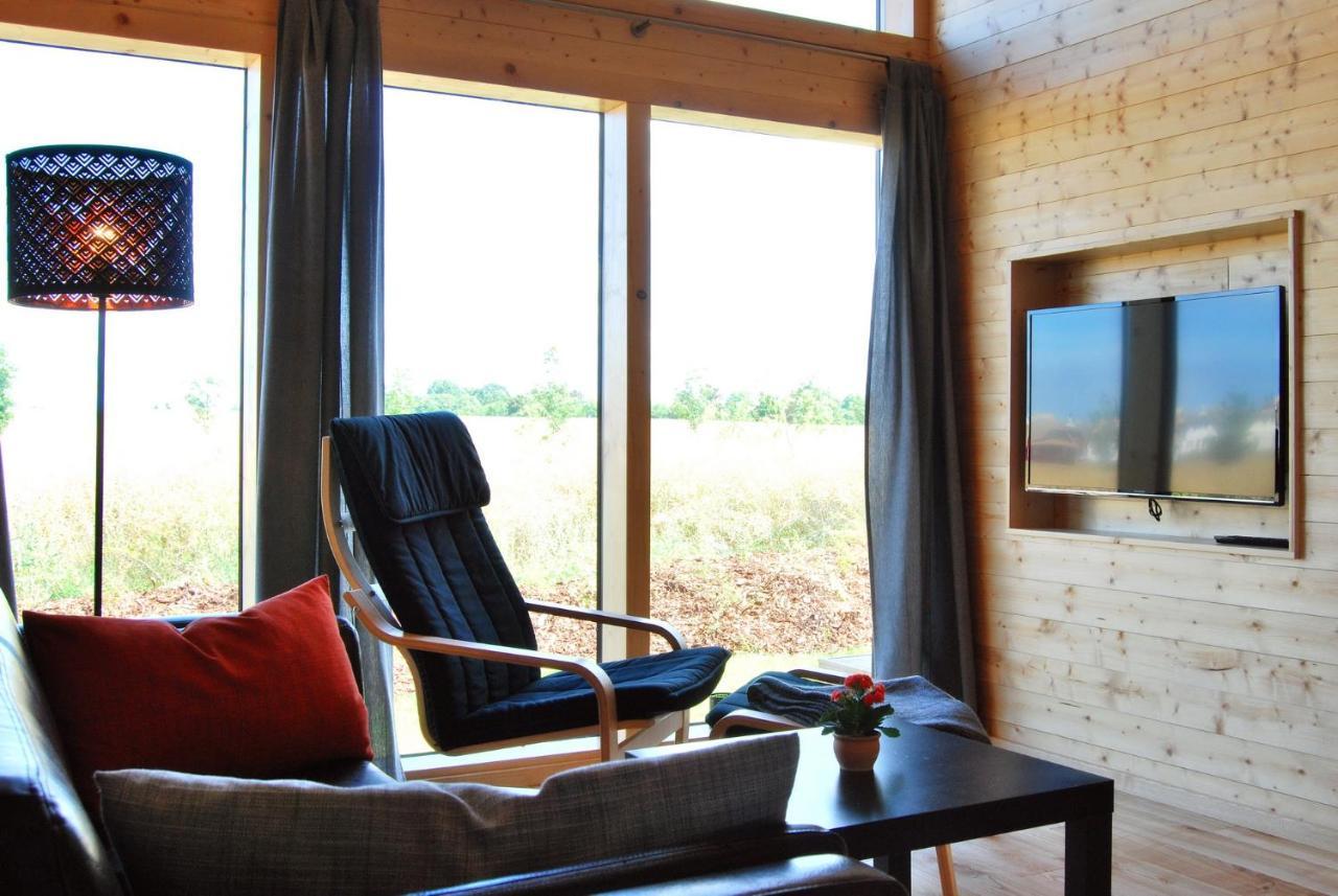 Schwarzes Holzferienhaus Mit Sauna -- Feldrain -- An Der Ostsee, Zierow Bei Wismar, 4-6 Personen Exteriör bild