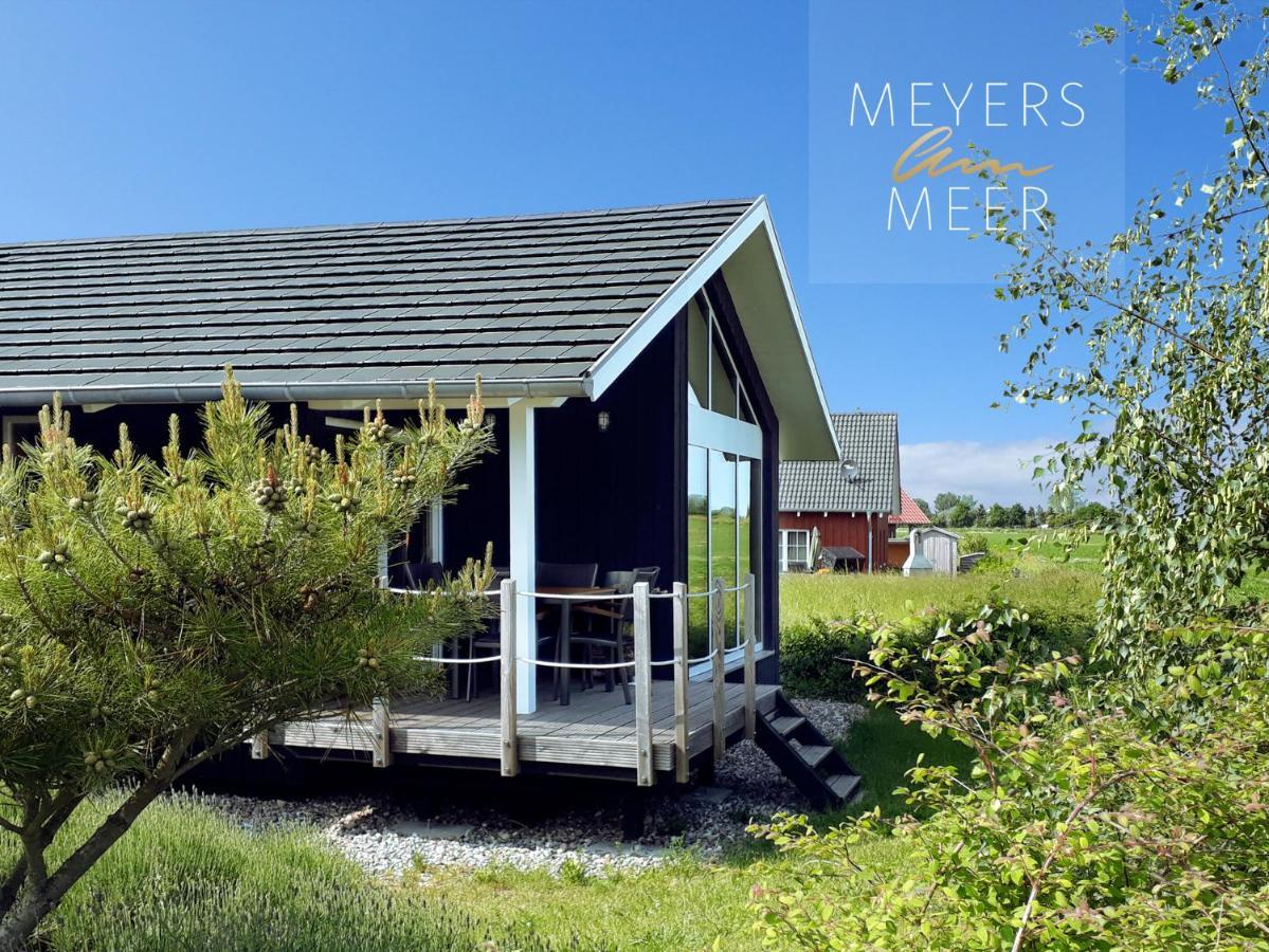 Schwarzes Holzferienhaus Mit Sauna -- Feldrain -- An Der Ostsee, Zierow Bei Wismar, 4-6 Personen Exteriör bild